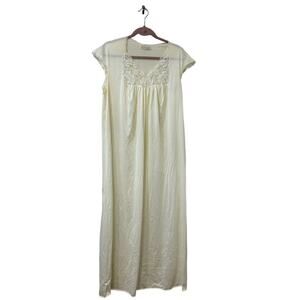 Collectibles by JC Penney Medium Vintage White Maxi Nightgown Dress Lace Cottage